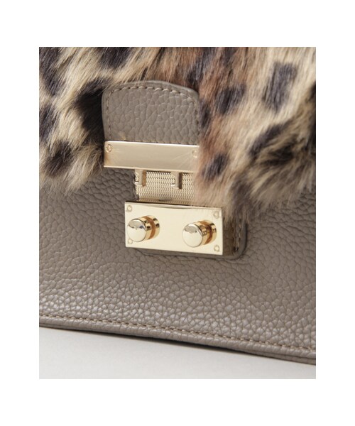 URBAN RESEARCH Sonny Label(アーバンリサーチサニーレーベル)の「【予約】フェイクファーフラップショルダーバッグ(バッグ・レディース・ブラック/レオパード柄/グレー・one)」の15枚目の写真