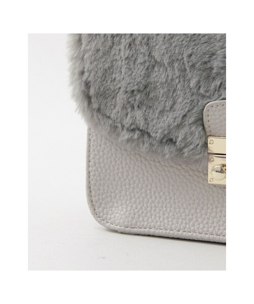 URBAN RESEARCH Sonny Label(アーバンリサーチサニーレーベル)の「【予約】フェイクファーフラップショルダーバッグ(バッグ・レディース・ブラック/レオパード柄/グレー・one)」の13枚目の写真