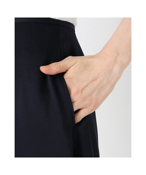 IENA（イエナ）の「TAサテンスリップキュロット◆（パンツ・ブラック/ネイビー/ピンク・34/36/38/40）」の15枚目の写真