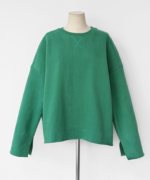 DHOLIC（ディーホリック）の「裏起毛スリーブスリットスウェットプルオーバー（スウェット・レディース・ライトベージュ/ネイビー/グリーン/レッド・FREE）」の2枚目の写真