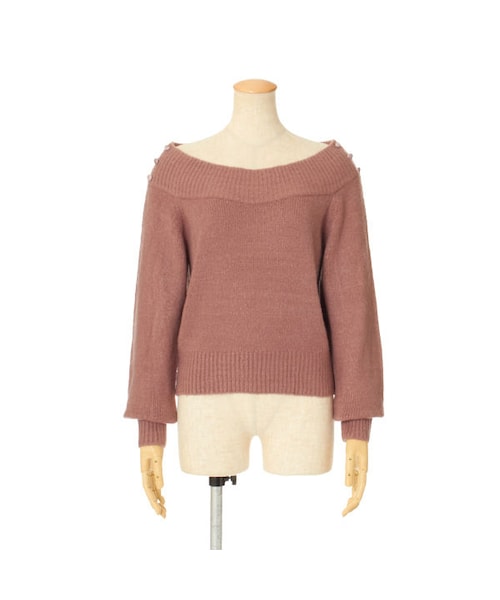 F i.n.t（フィント）の「くるみ釦使いオフショルダーニットプルオーバー/F&A（ニット/セーター・レディース・その他）」の2枚目の写真