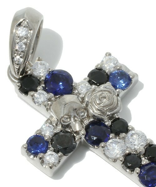 LION HEART（ライオンハート）の「The Roxanne Cross/ペンダント