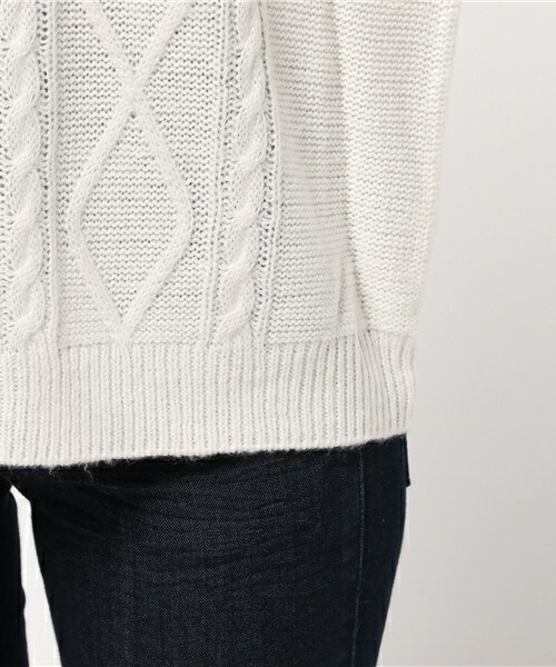 archives（アルシーヴ）の「ケーブルVネックプルオーバー（ニット/セーター・レディース・オフホワイト/ブラウン/ネイビー・MEDIUM）」の9枚目の写真