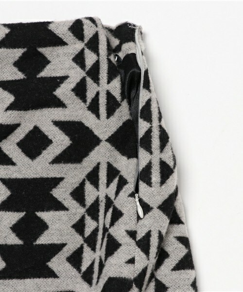 archives（アルシーヴ）の「幾何柄タイトスカート（スカート・レディース・ブラック/ネイビー・MEDIUM）」の9枚目の写真