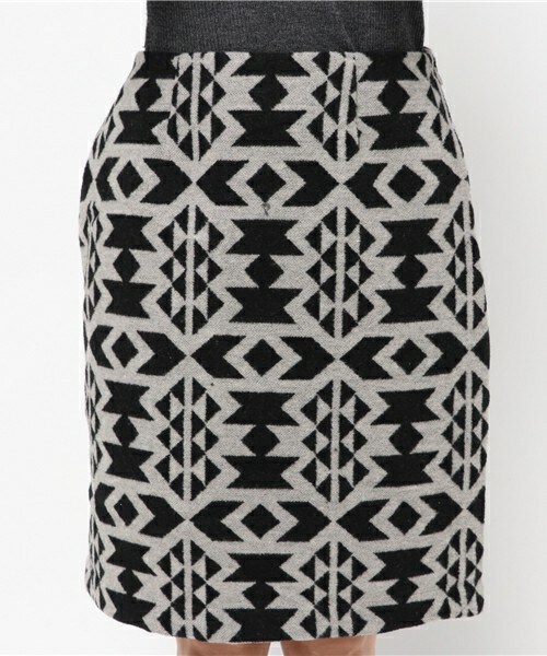 archives（アルシーヴ）の「幾何柄タイトスカート（スカート・レディース・ブラック/ネイビー・MEDIUM）」の6枚目の写真
