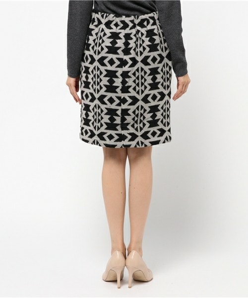 archives（アルシーヴ）の「幾何柄タイトスカート（スカート・レディース・ブラック/ネイビー・MEDIUM）」の5枚目の写真