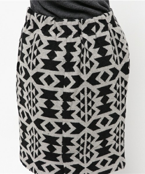 archives（アルシーヴ）の「幾何柄タイトスカート（スカート・レディース・ブラック/ネイビー・MEDIUM）」の7枚目の写真