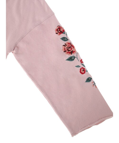 w closet(ダブルクローゼット)の「袖刺繍入り裏毛プルオーバー(トップス・レディース・ラベンダー/レッド/ブラック・FREE)」の8枚目の写真