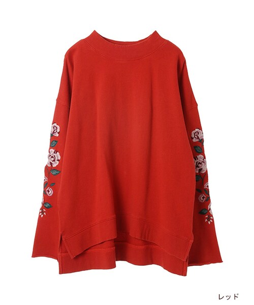w closet(ダブルクローゼット)の「袖刺繍入り裏毛プルオーバー(トップス・レディース・ラベンダー/レッド/ブラック・FREE)」の3枚目の写真