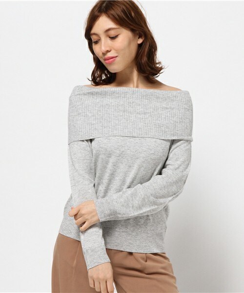 INTERPLANET(インタープラネット)の「オフショルダーニットP/O(ニット/セーター・レディース・オフホワイト/グレー/サックスブルー/ピンクベージュ・FREE)」の2枚目の写真