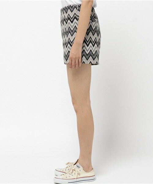 archives（アルシーヴ）の「幾何柄ジャガードショートパンツ（その他パンツ・レディース・グレー/モカ・MEDIUM）」の4枚目の写真