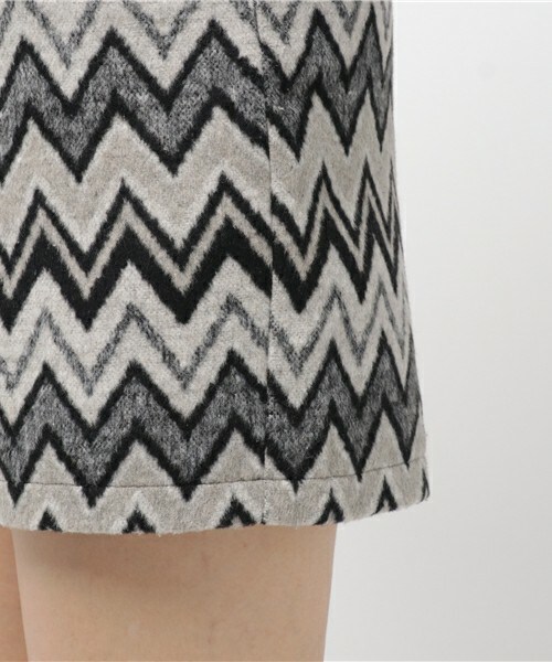 archives（アルシーヴ）の「幾何柄ジャガードショートパンツ（その他パンツ・レディース・グレー/モカ・MEDIUM）」の8枚目の写真