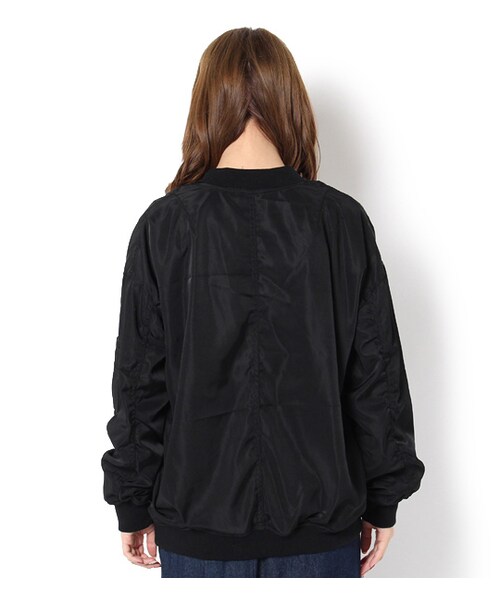 PAGEBOY（ページボーイ）の「【non-no12月号】岸本セシル着用・リバーシブルMA-1（ジャケット/アウター・レディース・ブラック/カーキ）」の4枚目の写真