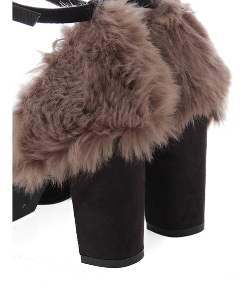 31 Sons de mode（トランテアン　ソン　ドゥ　モード）の「ファー付きアンクルストラップパンプス（シューズ・レディース・ブラック/ベージュ・S/M/L）」の6枚目の写真