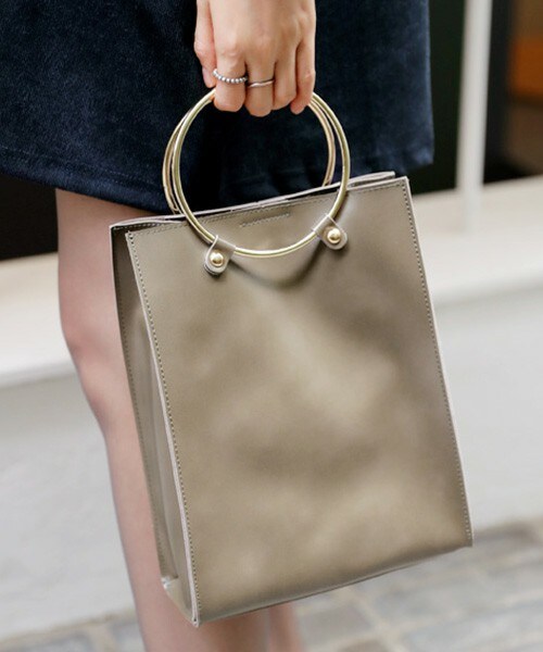 DHOLIC（ディーホリック）の「2WAYリングハンドルスクエアバッグ（ハンドバッグ・レディース・ブラック/ワイン/カーキ/キャメル/グレー・ONE）」の4枚目の写真