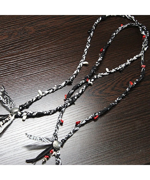 CHOUCHOU（チュチュ）の「黒バンダナ ネックレス＆ブレスレット 2Waytype（ブレスレット・レディース・ブラック/ホワイト・Free）」の5枚目の写真