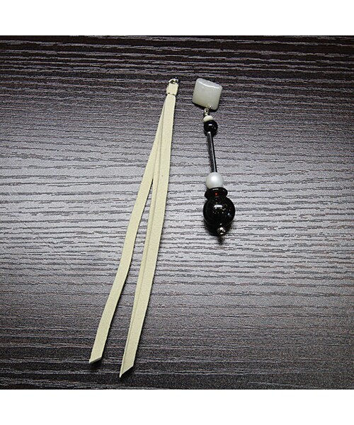 CHOUCHOU（チュチュ）の「ヴィンテージビーズのフリンジピアス（ピアス（両耳用）・レディース・ホワイト・Free）」の3枚目の写真