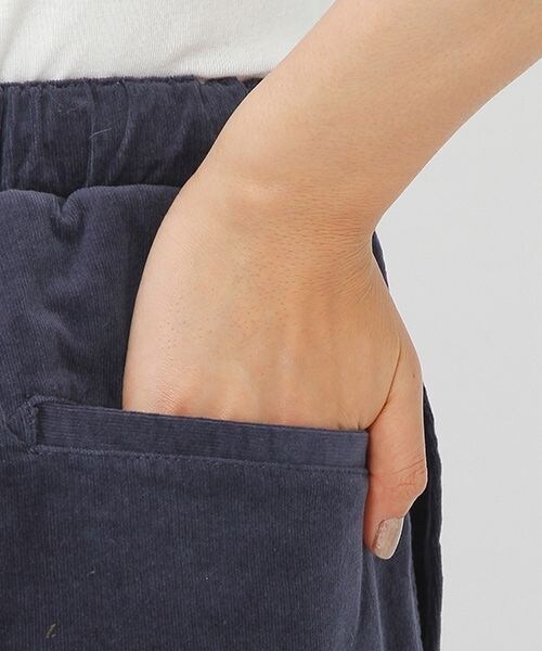 niko and...（ニコアンド）の「裏起毛コーデュロイパンツ（パンツ・ブルー）」の10枚目の写真