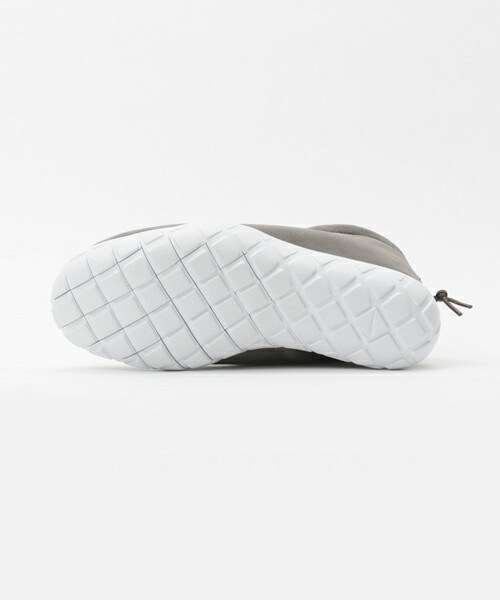 NIKE（ナイキ）の「NIKE AIR MOC ULTRA 862440-200（スニーカー・メンズ・ベージュ・24cm/25cm/26cm/27cm/28cm/29cm）」の3枚目の写真