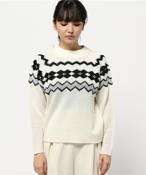 archives（アルシーヴ）の「ノルディック柄ハイネックニットプルオーバー（ニット/セーター・レディース・オフホワイト/ブラック/グレー・MEDIUM）」の4枚目の写真