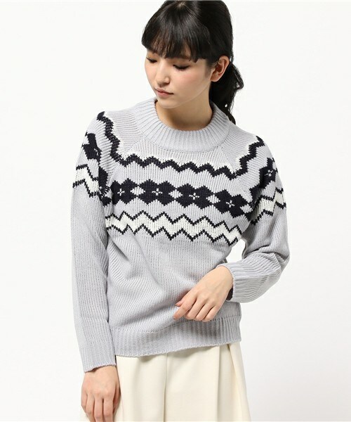 archives（アルシーヴ）の「ノルディック柄ハイネックニットプルオーバー（ニット/セーター・レディース・オフホワイト/ブラック/グレー・MEDIUM）」の3枚目の写真