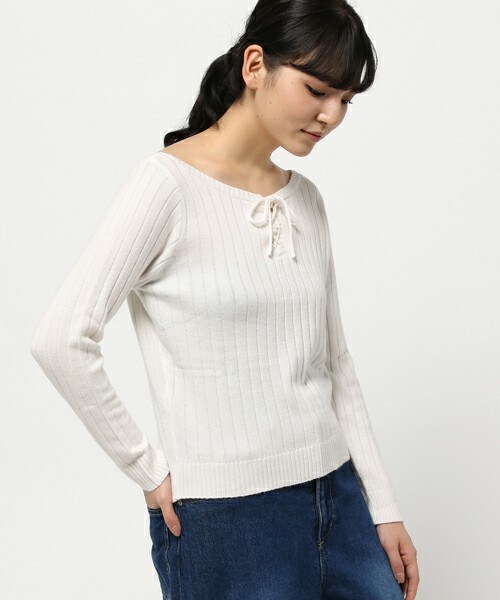 archives（アルシーヴ）の「ワイドリブレースアップニット（ニット/セーター・レディース・オフホワイト/ブラウン/ピンク・MEDIUM）」の2枚目の写真