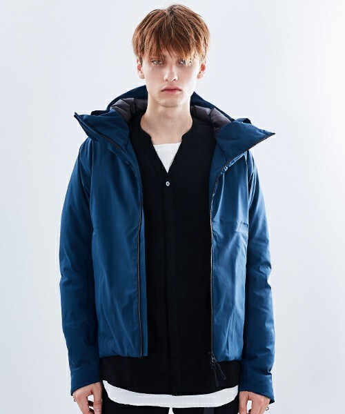 ATTACHMENT（アタッチメント）の「透湿防水レイヤーNyリップフーデッド 