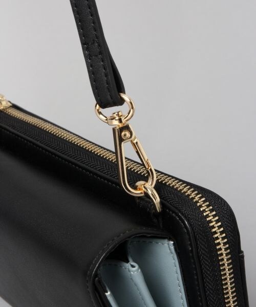 HARE(ハレ)の「ウォレットミニショルダーBAG(バッグ・オフホワイト/ブラック/チェリーレッド)」の9枚目の写真