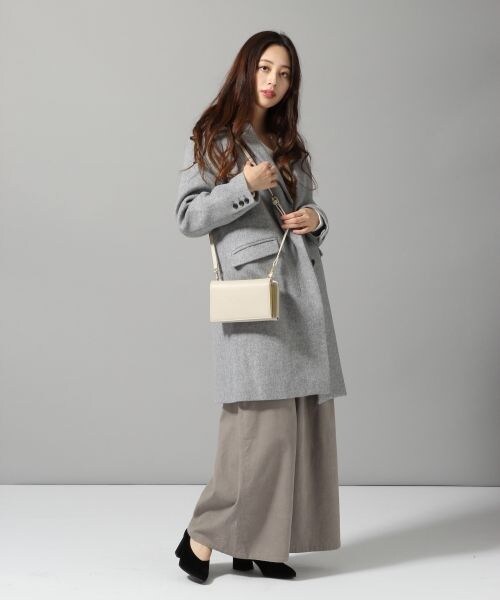 HARE(ハレ)の「ウォレットミニショルダーBAG(バッグ・オフホワイト/ブラック/チェリーレッド)」の4枚目の写真