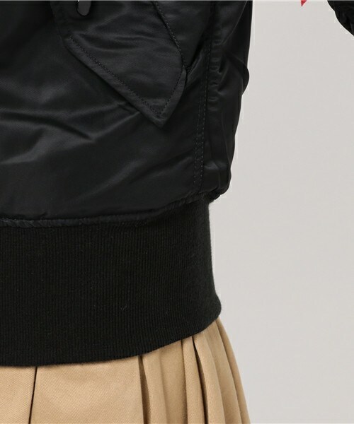 Alpha Industries(アルファインダストリーズ)の「ALPHA INDUSTRIES MA-1(ミリタリージャケット・レディース・ブラック/ベージュ/カーキ・34)」の11枚目の写真