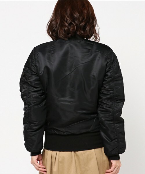 Alpha Industries(アルファインダストリーズ)の「ALPHA INDUSTRIES MA-1(ミリタリージャケット・レディース・ブラック/ベージュ/カーキ・34)」の6枚目の写真