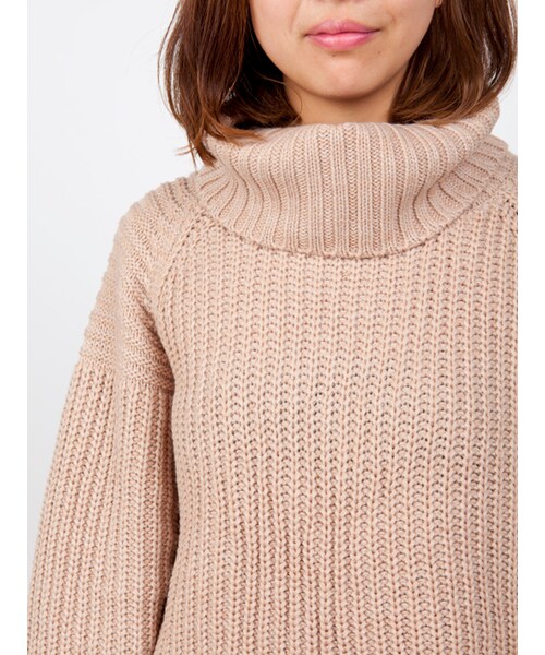 w closet（ダブルクローゼット）の「片畦編みタートルネックニット（トップス・レディース・エクリュ/グレー/ピンクベージュ・FREE）」の8枚目の写真