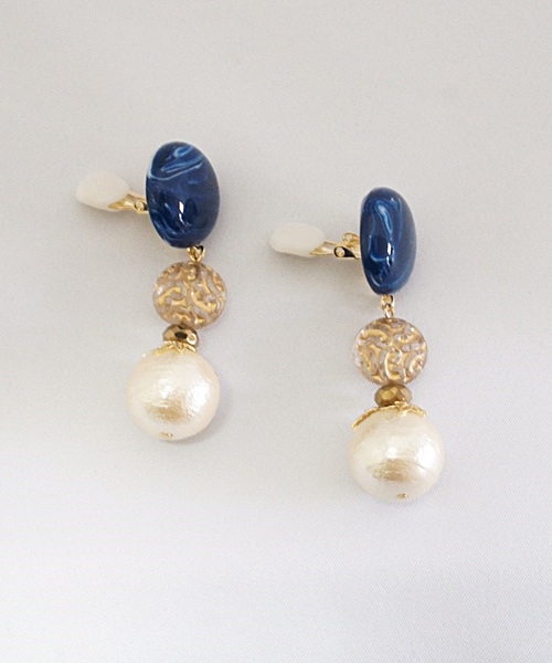 PAULOWNIA（ポロウニア）の「ネイビーヴィンテージパール（ピアス（両耳用）・レディース・ネイビー・Free）」の2枚目の写真