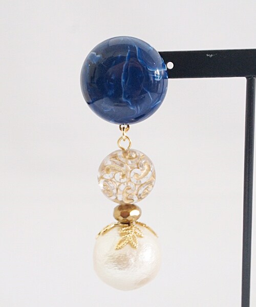 PAULOWNIA（ポロウニア）の「ネイビーヴィンテージパール（ピアス（両耳用）・レディース・ネイビー・Free）」の3枚目の写真