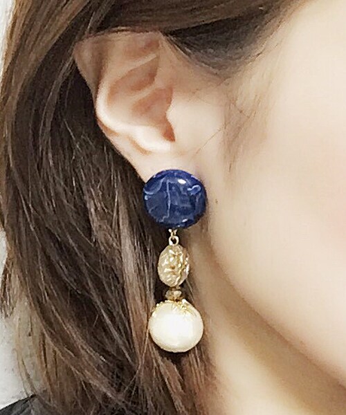 PAULOWNIA（ポロウニア）の「ネイビーヴィンテージパール（ピアス（両耳用）・レディース・ネイビー・Free）」の4枚目の写真