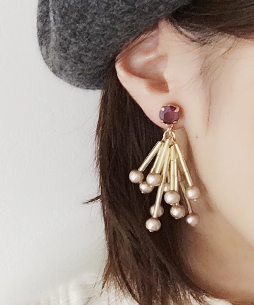 PAULOWNIA(ポロウニア)の「スワロフリンジ(ピアス(両耳用)・レディース・レッド/ゴールド/ブラック・Free)」の6枚目の写真