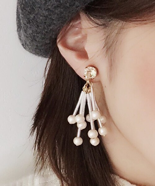 PAULOWNIA(ポロウニア)の「スワロフリンジ(ピアス(両耳用)・レディース・レッド/ゴールド/ブラック・Free)」の9枚目の写真