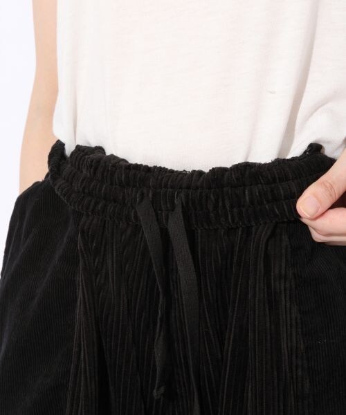 niko and...（ニコアンド）の「コールハギハギニーパンツ（パンツ・ブラック/キャメル/グリーン）」の12枚目の写真