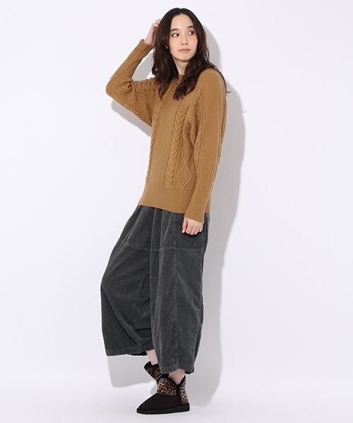 niko and...（ニコアンド）の「コールハギハギニーパンツ（パンツ・ブラック/キャメル/グリーン）」の3枚目の写真