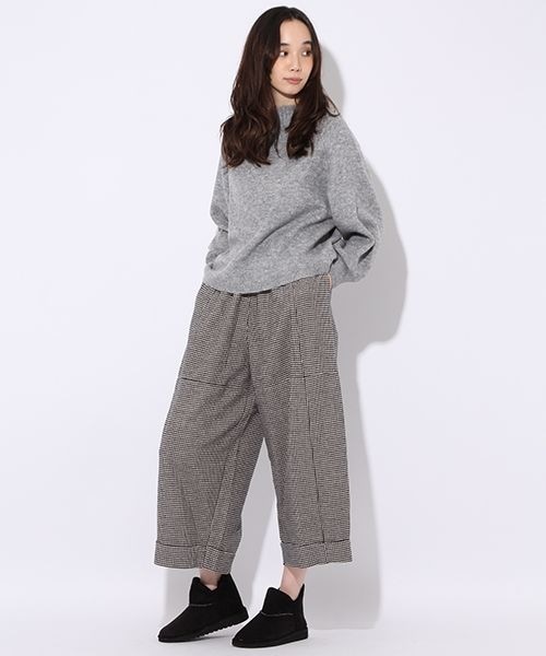 niko and...(ニコアンド)の「千鳥裾Wニーパンツ(パンツ・ホワイト/チャコール)」の1枚目の写真