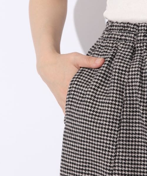 niko and...(ニコアンド)の「千鳥裾Wニーパンツ(パンツ・ホワイト/チャコール)」の7枚目の写真