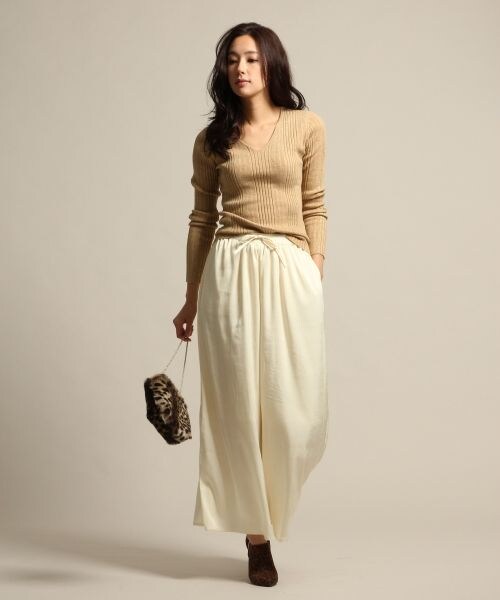 BLISS POINT（ブリスポイント）の「クラッシュサテンGスカンツ（パンツ・ナチュラル/ブラック/ライトベージュ/レオパード）」の5枚目の写真