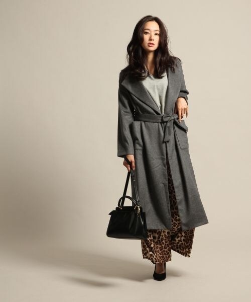 BLISS POINT（ブリスポイント）の「クラッシュサテンGスカンツ（パンツ・ナチュラル/ブラック/ライトベージュ/レオパード）」の9枚目の写真