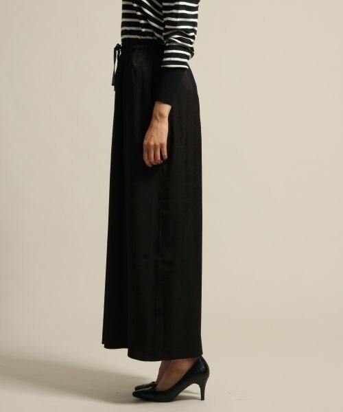 BLISS POINT（ブリスポイント）の「クラッシュサテンGスカンツ（パンツ・ナチュラル/ブラック/ライトベージュ/レオパード）」の10枚目の写真