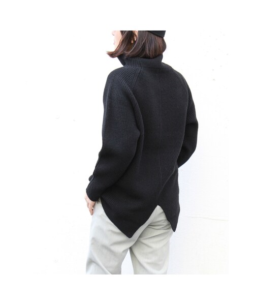 JOURNAL STANDARD（ジャーナルスタンダード）の「《予約》アゼハイネックプルオーバー◆（トップス・ブラック/ナチュラル/キャメル/グリーン B・フリー）」の7枚目の写真