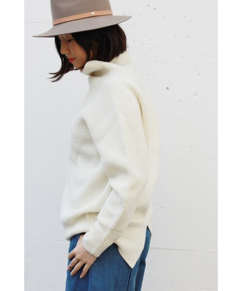 JOURNAL STANDARD（ジャーナルスタンダード）の「《予約》アゼハイネックプルオーバー◆（トップス・ブラック/ナチュラル/キャメル/グリーン B・フリー）」の2枚目の写真