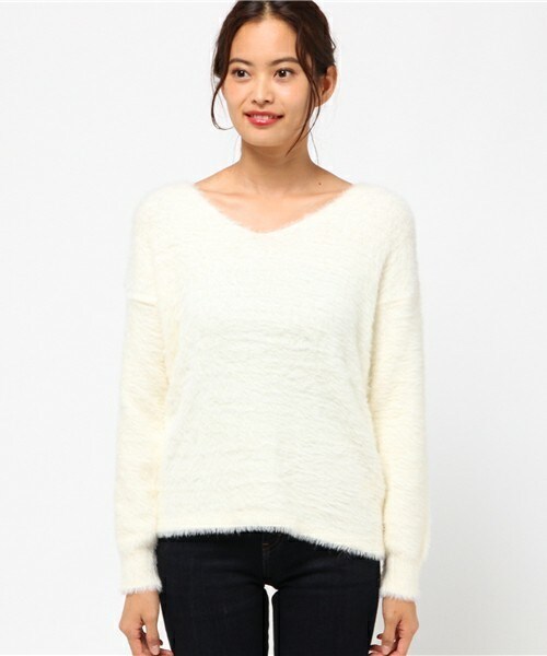 actuel（アクチュエル）の「フェザーヤーンVネックP/O　Ⅱ（ニット/セーター・レディース・オフホワイト/グレー/サックスブルー/ピンクベージュ・FREE）」の5枚目の写真