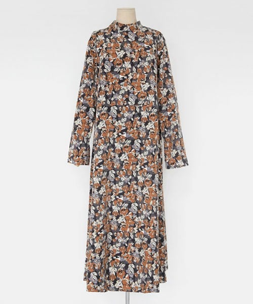 DHOLIC（ディーホリック）の「モックネックフローラルロングワンピース（ワンピース・レディース・カーキ/キャメル・FREE）」の2枚目の写真