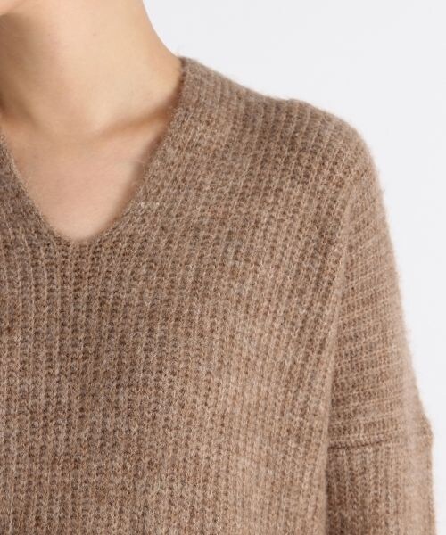 studio CLIP(スタディオクリップ)の「5ゲージ畦Vネックメランジチュニック(ワンピース/ドレス・グレー/ブラック/ベージュ)」の9枚目の写真