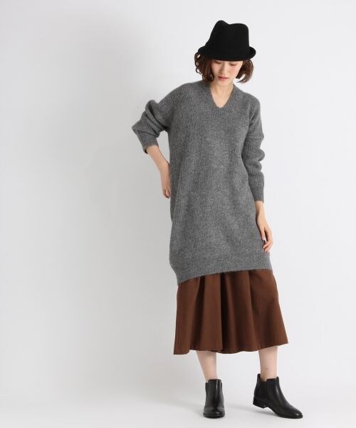 studio CLIP(スタディオクリップ)の「5ゲージ畦Vネックメランジチュニック(ワンピース/ドレス・グレー/ブラック/ベージュ)」の4枚目の写真